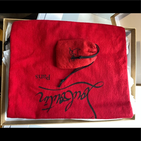 CHRISTIAN LOUBOUTIN !!! Must have!!! - Picture 5 of 5